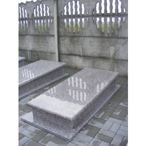 Nr G15-K90<br />Nagrobek Brąz królewski<br />Wzór: sarkofag<br />Wymiar: 190x90x15-22 cm.